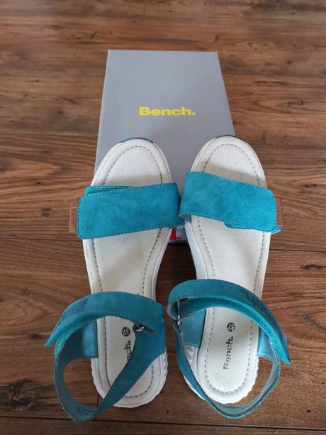 Sandále s originál krabicou, 37