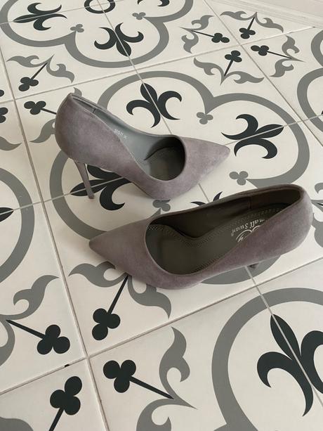 Svetlošedé lodicky, 36