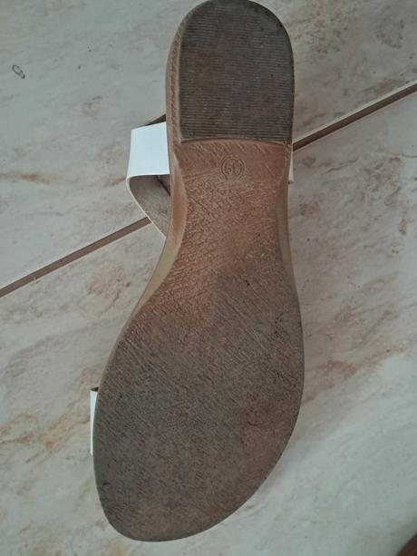 Pohodlne biele sandale, 39