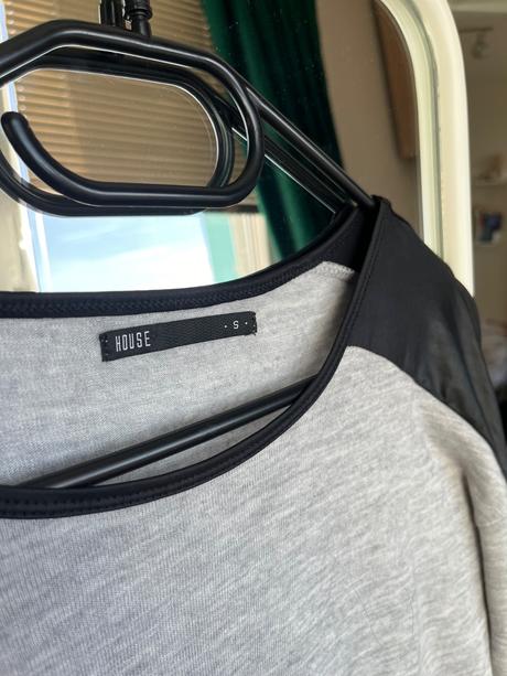 Sede sive tricko s dlhym rukavom house, house,s