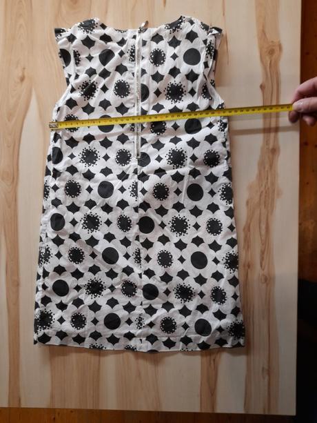 Kvetinkové čiernobiele šaty, 116