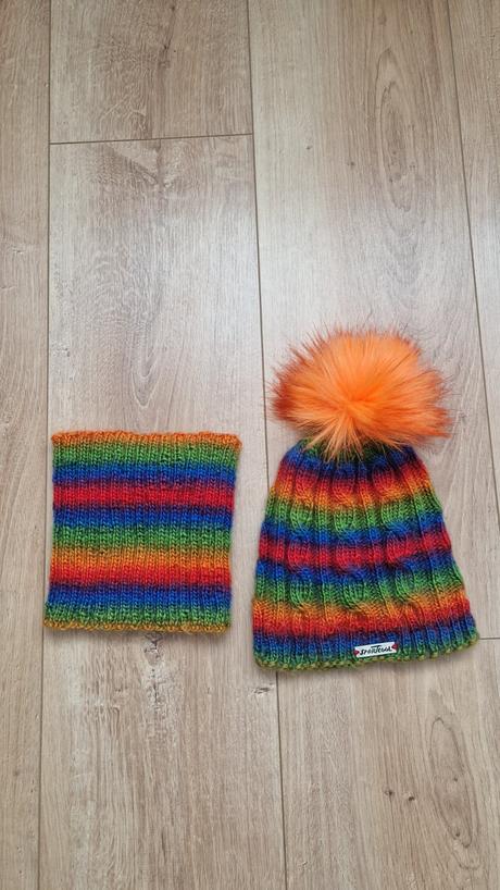 Súprava čiapka a nákrčník veľ. 110-116 cm, 110