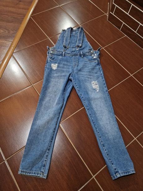 Dievcenske rifle na traky, reserved,146