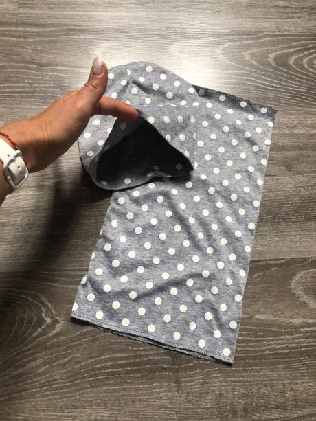 Čiapka a nákrčník, 86