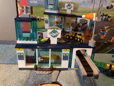 Lego juniors 10764 mestské centrálne letisko,