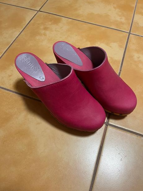 Kožené dreváky, 37