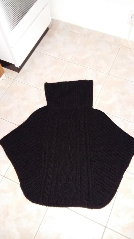 Teple pletene ponco,