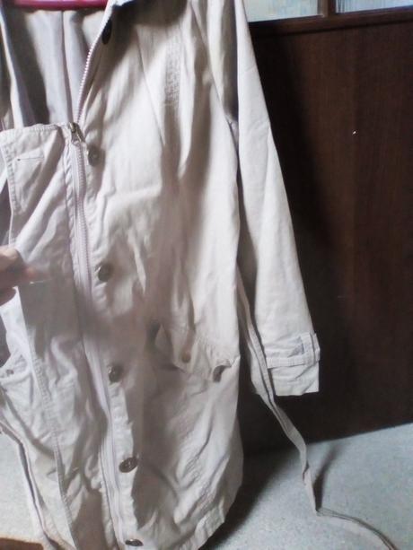 Trenčkot na nosenie detí, 