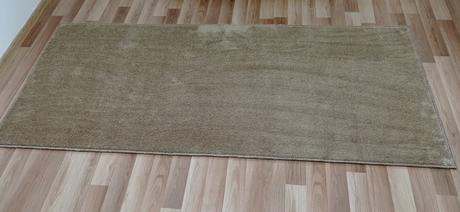 Novy svetlo hnedy koberec, 