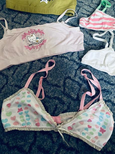 Dievčenské podprsenky 128 -3 kusy, 128