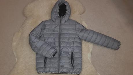 Prechodná bunda oblečená 5x, 152