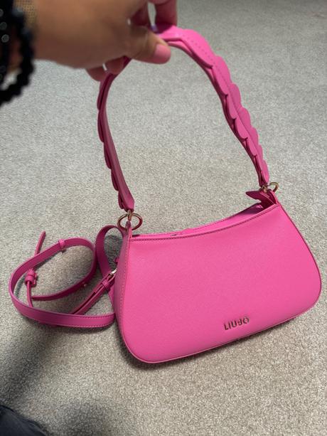 Liu jo kabela, liu jo