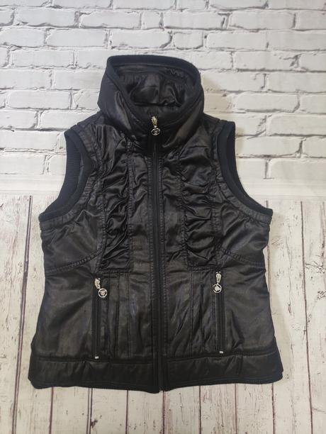 Čierna jarná vesta, l