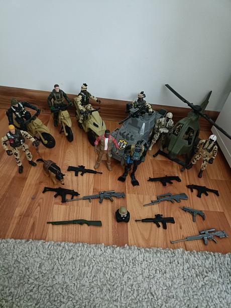 Vojenska sada s prislusenstvom, 