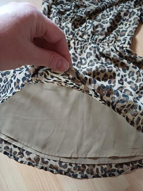 Nadherne leo šaty s volánmi, river island,122