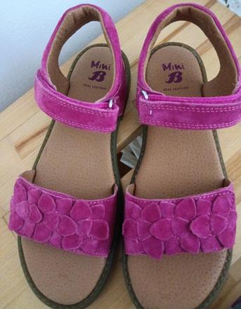 Nové kožené sandálky na suché zipsy zn.baťa, baťa,36