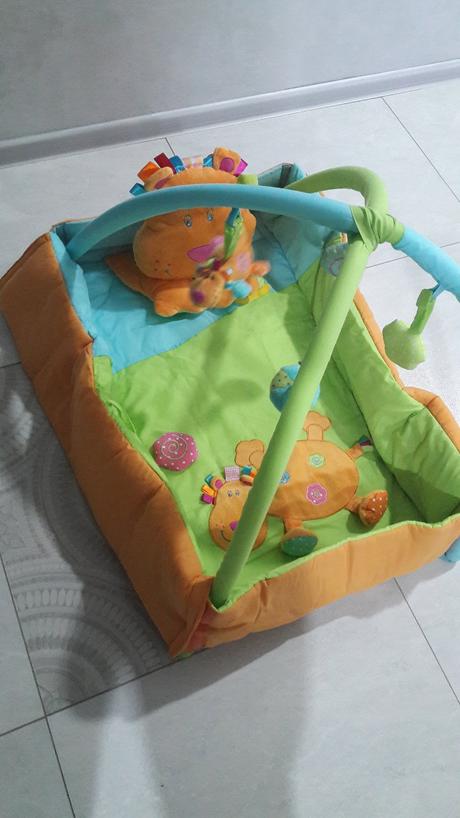 Hracia deka s hrazdičkou,