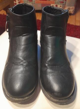 Koníkové topánky, 32