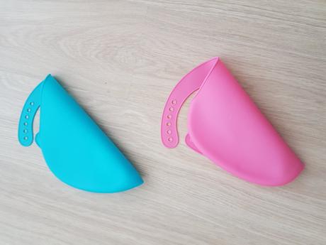 2x silikonove podbradniky, 