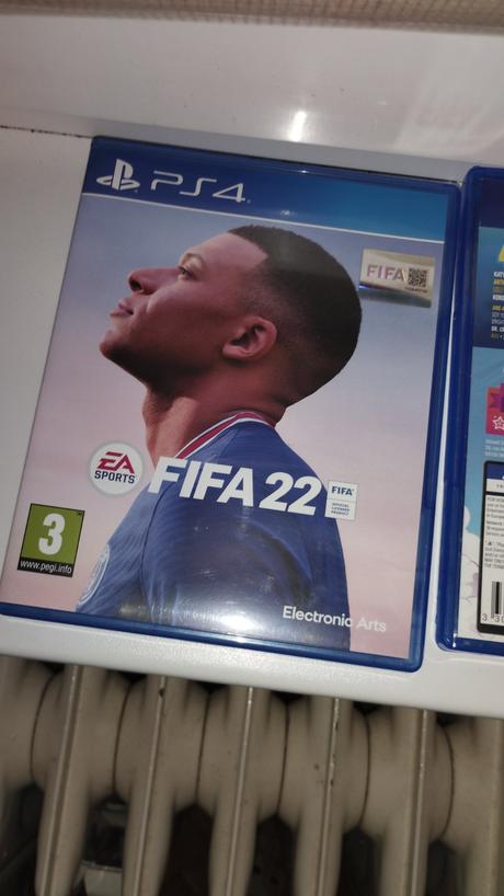 Predám fifa 22 ps4, 