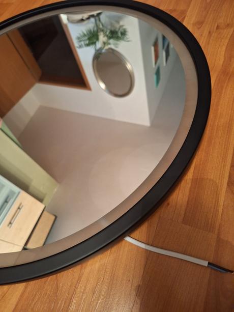 Led zrkadlo v čiernom rame 60cm, 