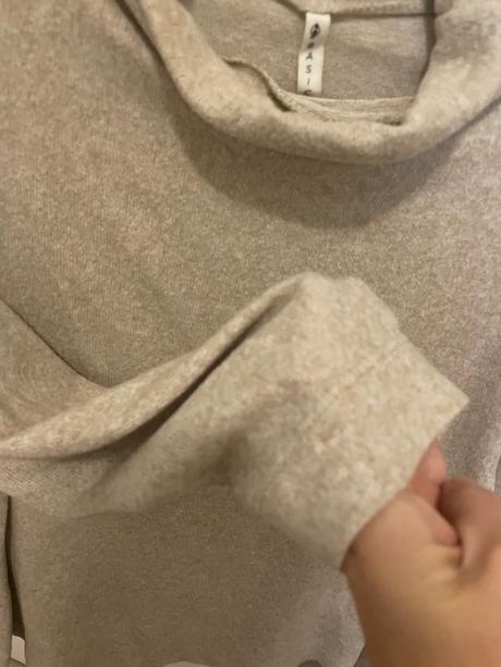 Sveter, stradivarius,s