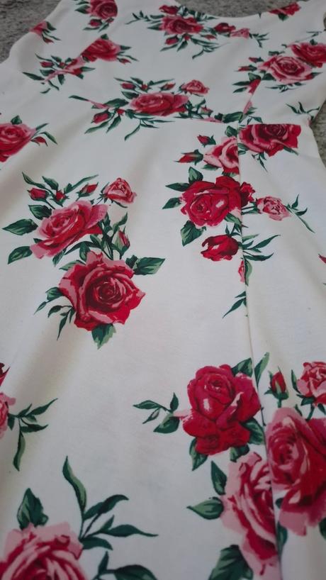 Kvetinové letné šaty, 38