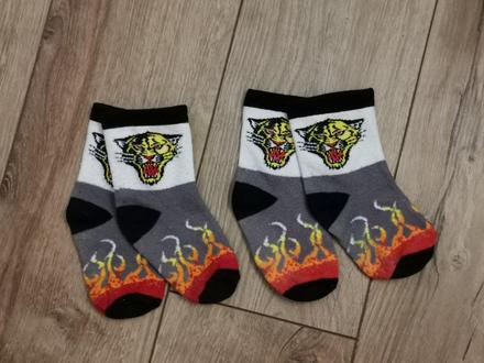 2 páry ponožiek, 23