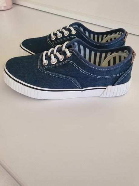 Tenisky, reserved,33