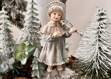 Vianočný aranzman ,,dievčatko s lampou,,,