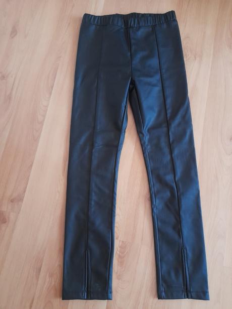 Kožené nohavice, 152