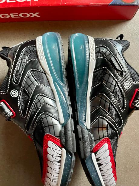 Blikajúce tenisky siderman, geox,34