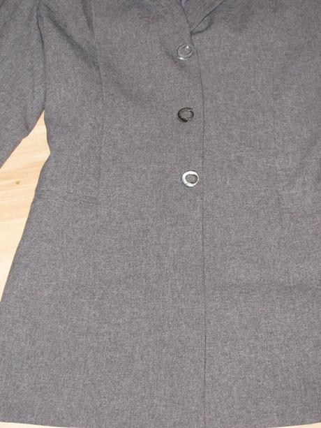 Sivý nohavicový kostým, 38