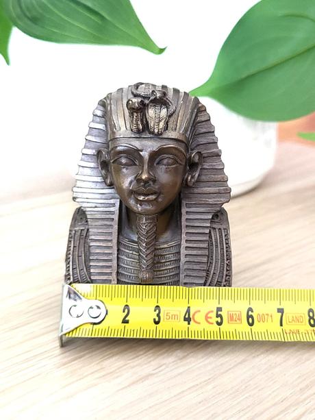 Busta egyptského faraóna tutanchamóna,