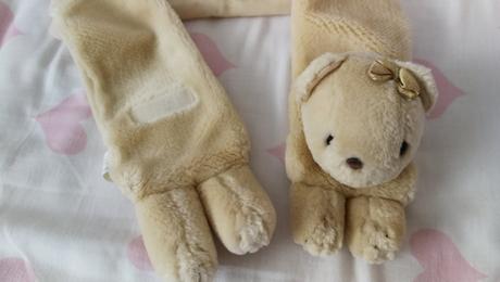 Chlpatý šálik s mackom,