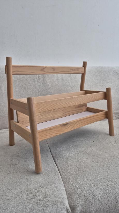 Flisat stojan na knihy ikea,