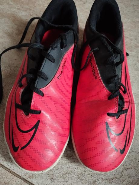 Predám kopačky, nike,37
