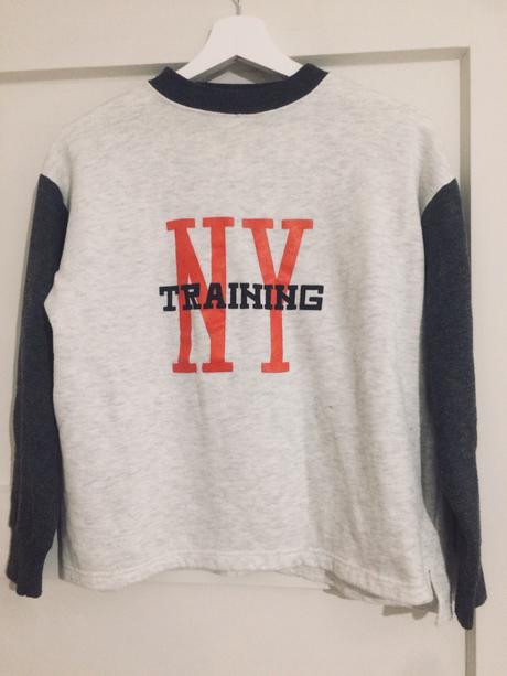 Sportova mikinka s napisom, xs