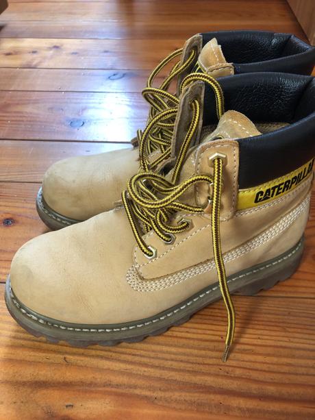 Caterpillar workery 37, 37