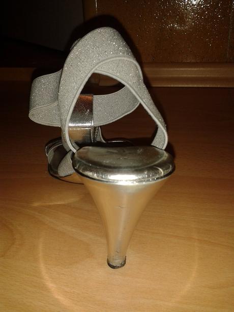 Strieborne sandalky, 37