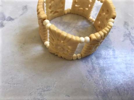 Starožitný náramok z pravej slonoviny,