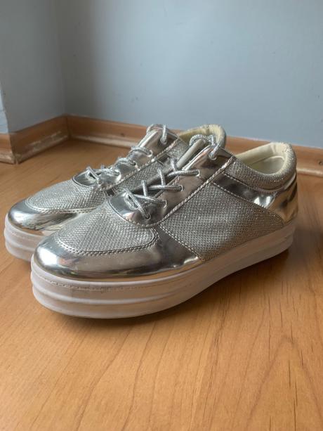 Strieborné lesklé tenisky, 40