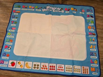 Podložka na kreslenie s vodou, 