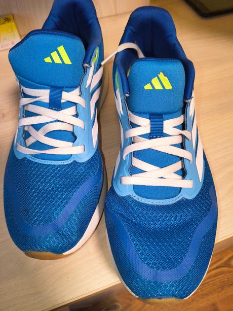 Botasky 40, adidas,40