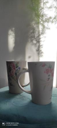 2x nádherný kvetinkovy hrnček,