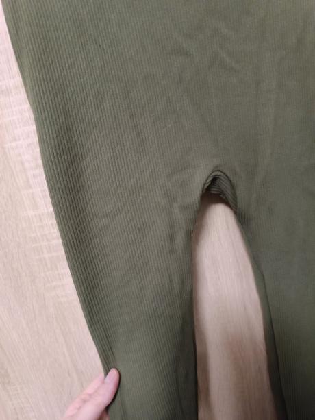 Rebrovane khaiki leginy, m