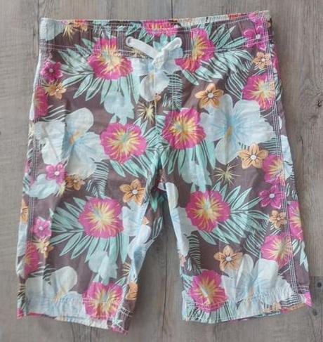 Hnede dievcenske kratasy logg, l.o.g.g.,158