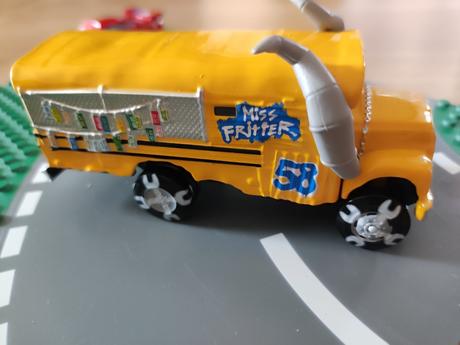 Cars mcqueen autá ,,fritter miss,,, 