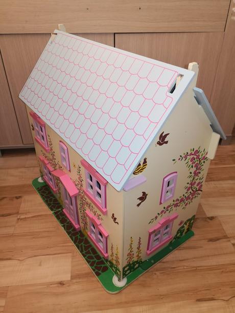 Domček pre bábiky s príslušenstvom, 