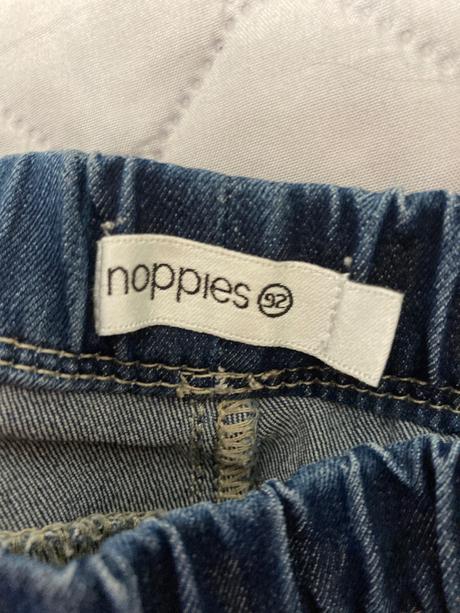 Pekne elastické rifle noppies, 92